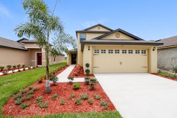 2215 Caspian Dr Lakeland, FL 33805